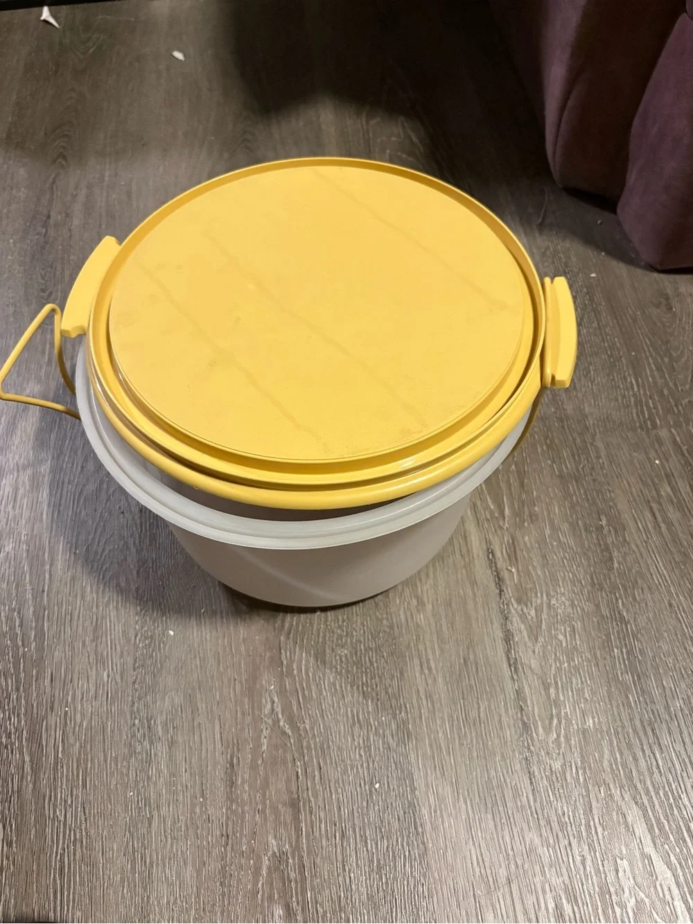 Tupperware Yellow Snap-Lid Kitchen Bucket